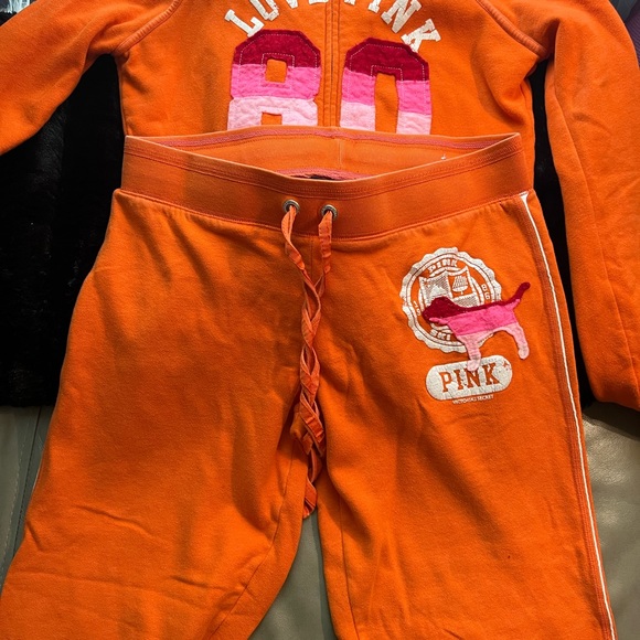 Women Victoria Secret Pink jogging suit in orange. Good condition, price to sell - Picture 4 of 5